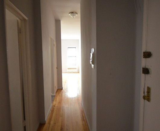 4th image of 207 E 15th St #1_J
