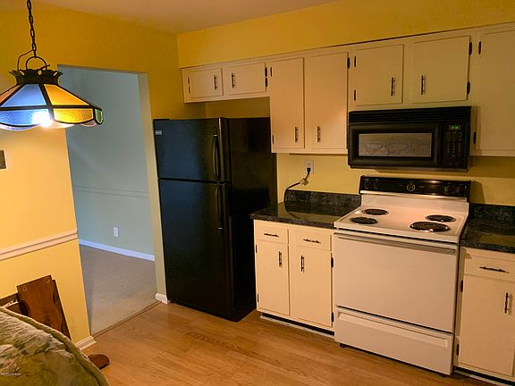 5th image of 303 Logsdon Ct