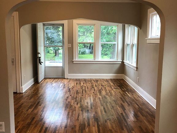 3rd image of 1025 Fuller Ave