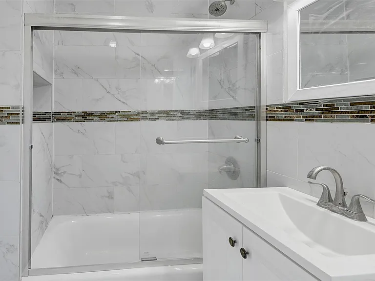 4392 Carpenter Ave #2 — Photo 14