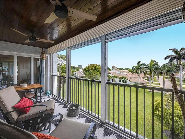 555 Park Shore Dr #B-408 — Photo 24