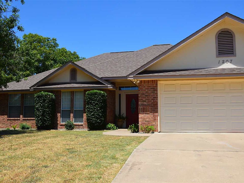 1st image of 1207 Cedar Dr