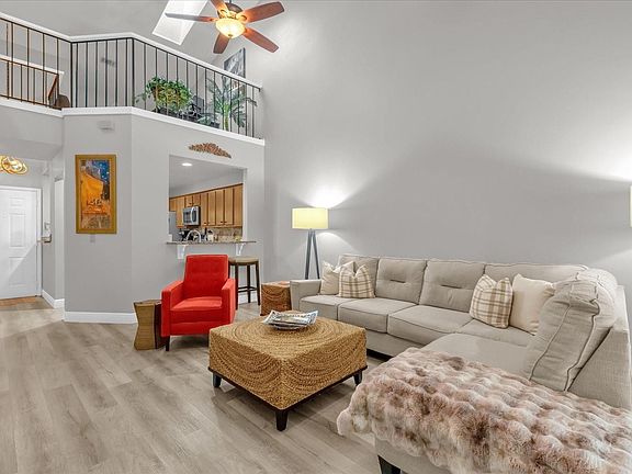 5th image of 630 Maple Oak Circle #114