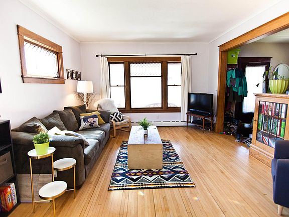 Living Room to sunroom