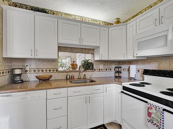 3rd image of 4701 NW 34th St APT 508