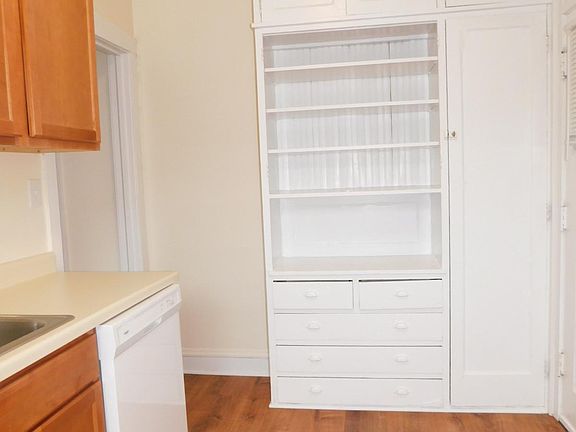 5th image of 739 Hinman Ave APT 2E