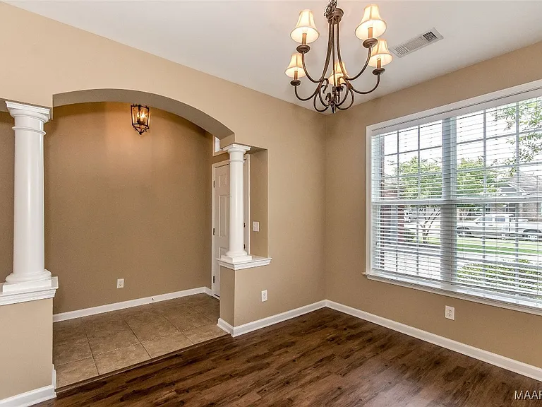 9625 Helmsley Cir — Photo 7