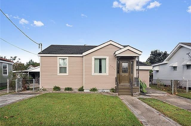 1st image of 2900 Lloyds Ave