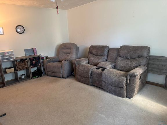 4th image of 2811 S Coral St