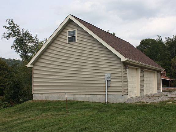 3rd image of 203 E 1st St