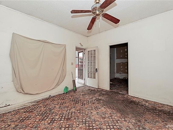 3rd image of 107 E Main St