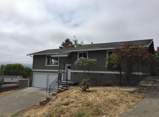 220 Newell Dr, Fortuna, CA 95540