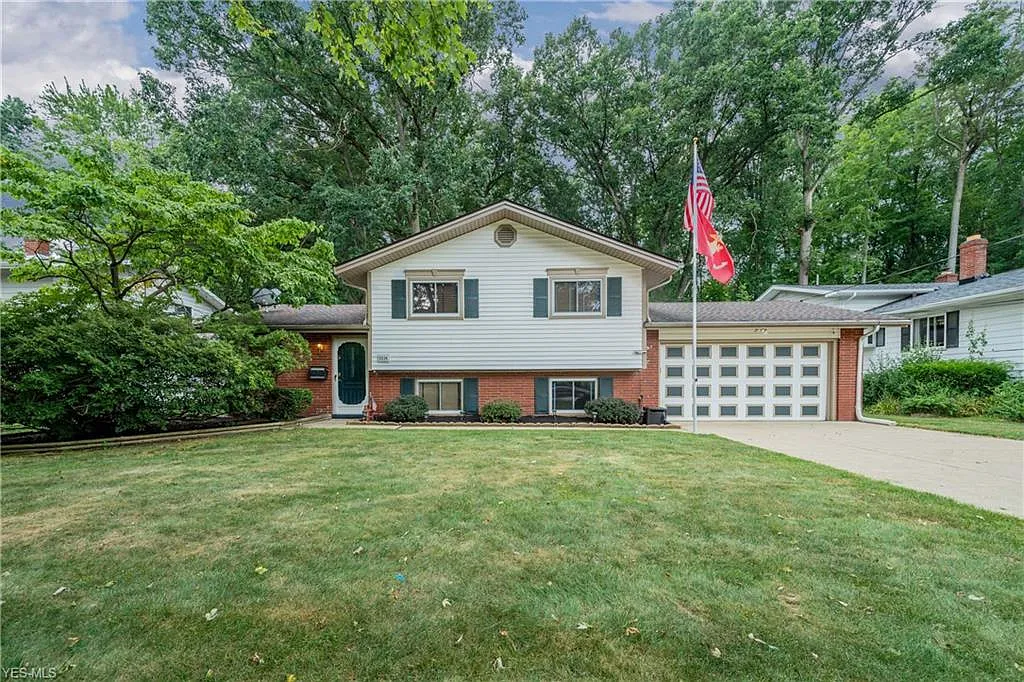 5224 Hampton Dr photo 1