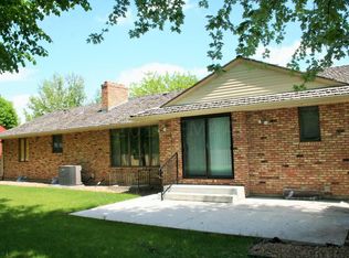 3907 River Dr S, Fargo, ND 58104
