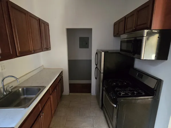 1176 President Street image 7 of 8