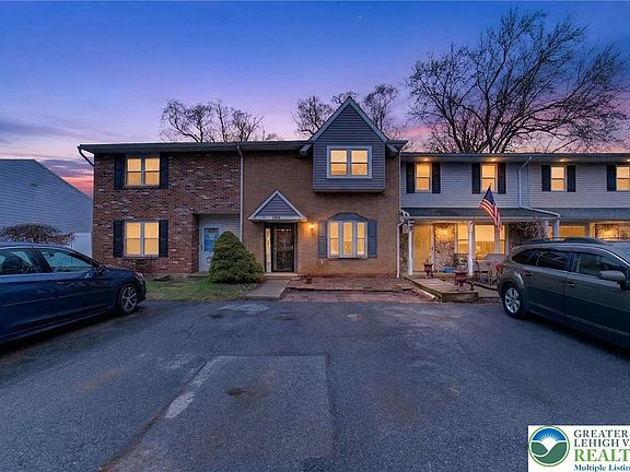 3rd image of 1863 Aster Rd