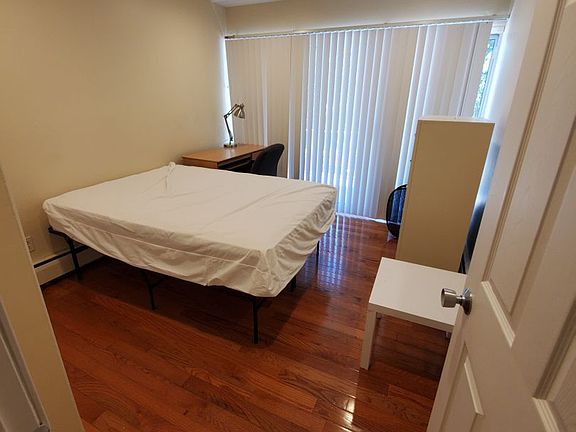 5th image of 911 S Forest Ave APT 4