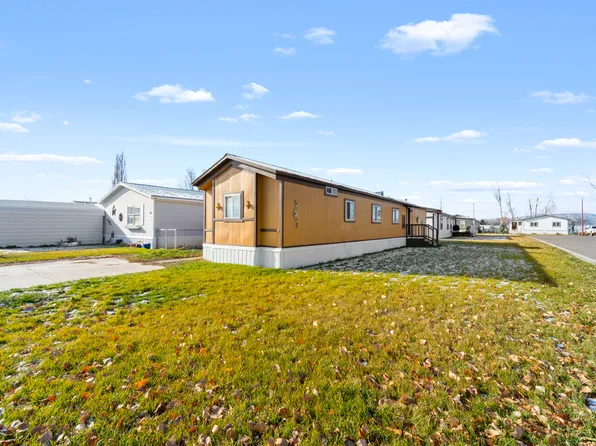 900 W Main St Trailer 60, Tremonton, UT 84337