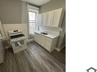 188 Ashburton Ave #3R, Yonkers, NY 10701