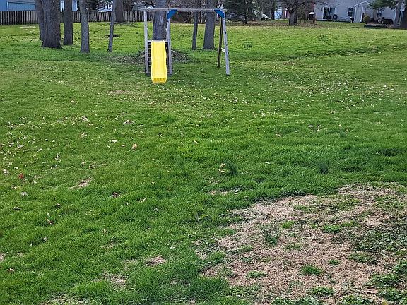 3rd image of 446 Crosswinds Dr