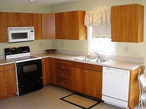 3rd image of 1118 Forest Ave