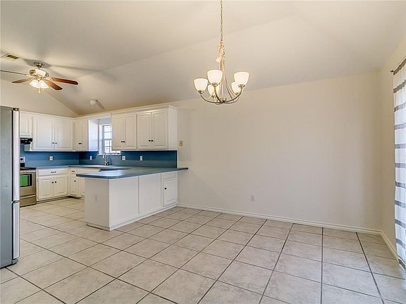 3rd image of 11612 Ashford Dr