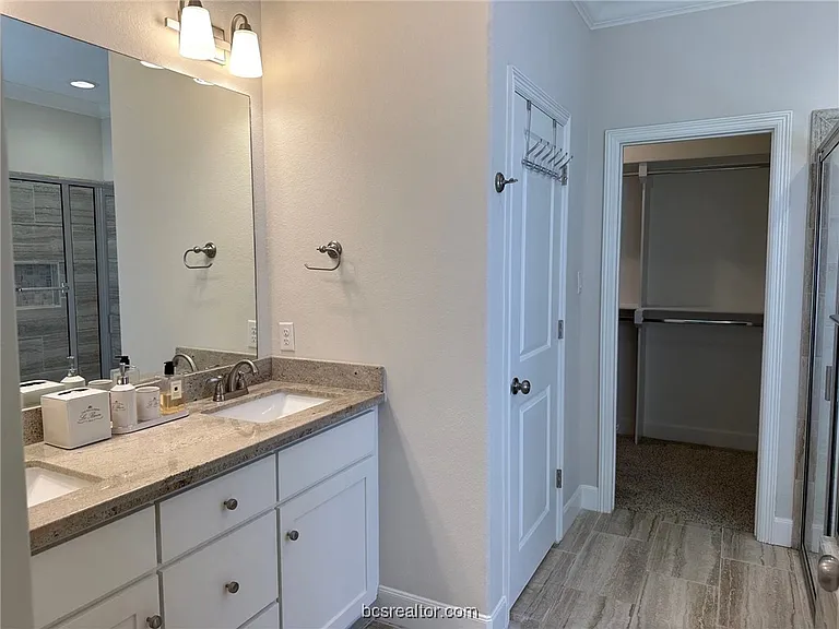 15605 Long Creek Ln — Photo 16