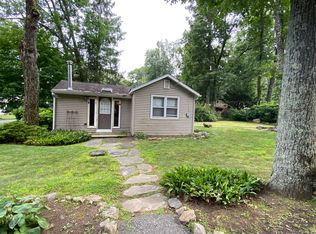 3 Lilac Rd, Lake Hopatcong, NJ 07849