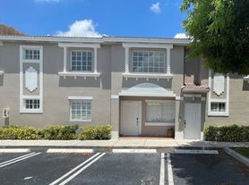 7291 NW 174th Ter