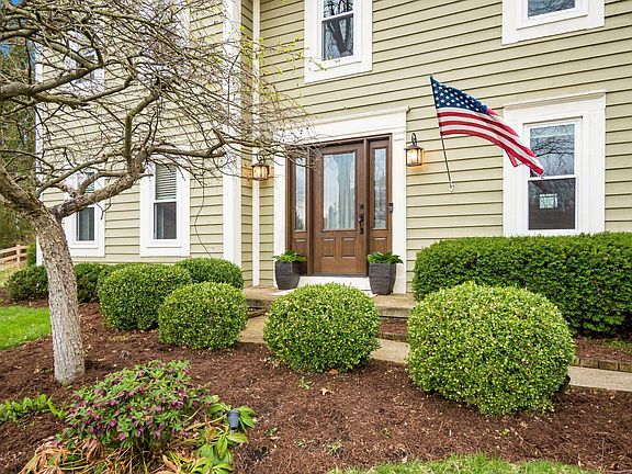 2nd image of 127 Kellys Ct
