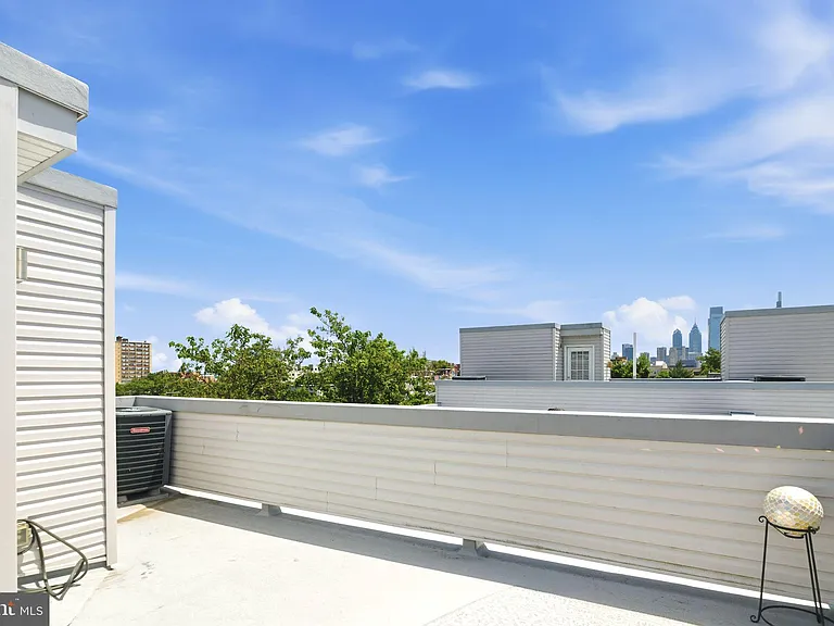 1329 N 17th St #8D — Photo 16