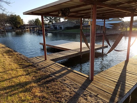 3rd image of 4415 Wildwood Cir