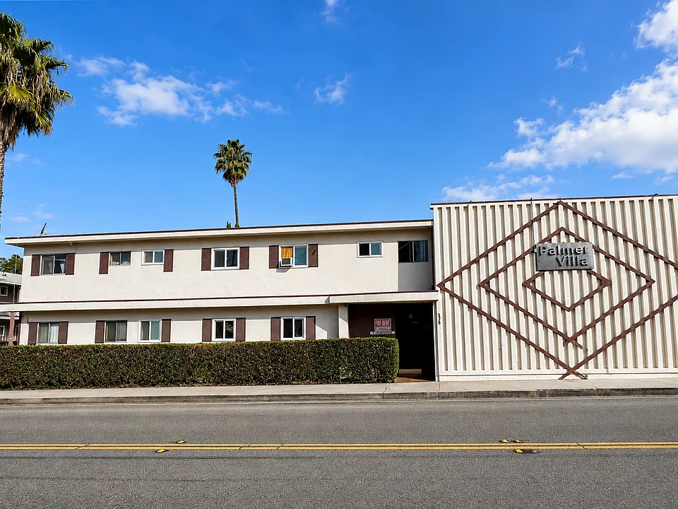 915 E Palmer Ave #1