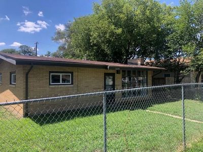 1233 S Vine St, Wichita, KS, 67213