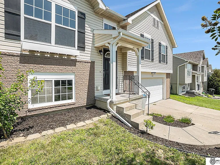 8830 Quest St — Photo 2