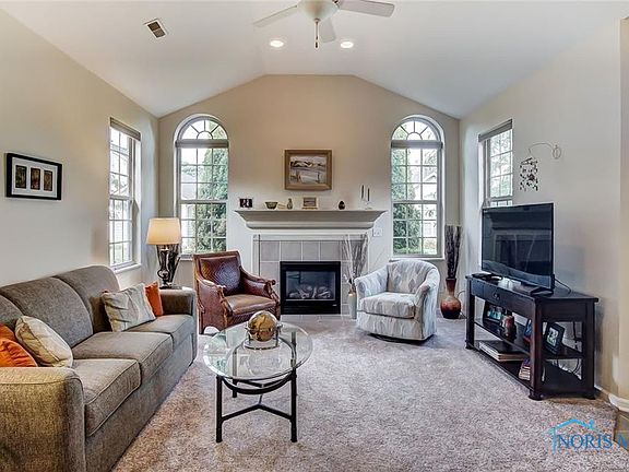 5th image of 9853 Connor Lake Cir