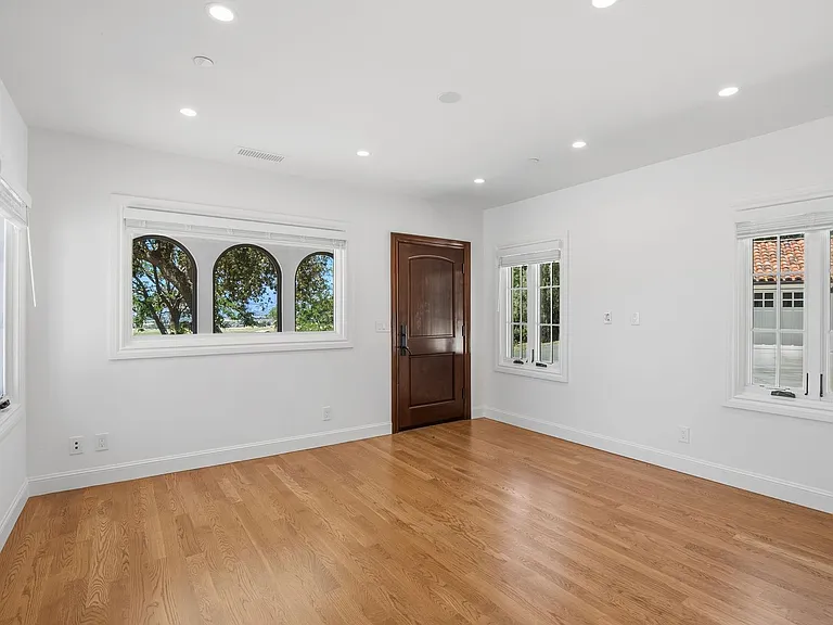 16010 Carey Ln — Photo 16