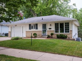 2631 11th Ave NW, Rochester, MN 55901