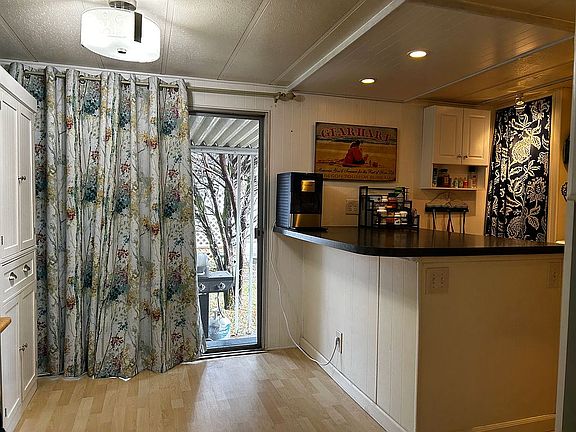 Dining Area, Slider to Patio