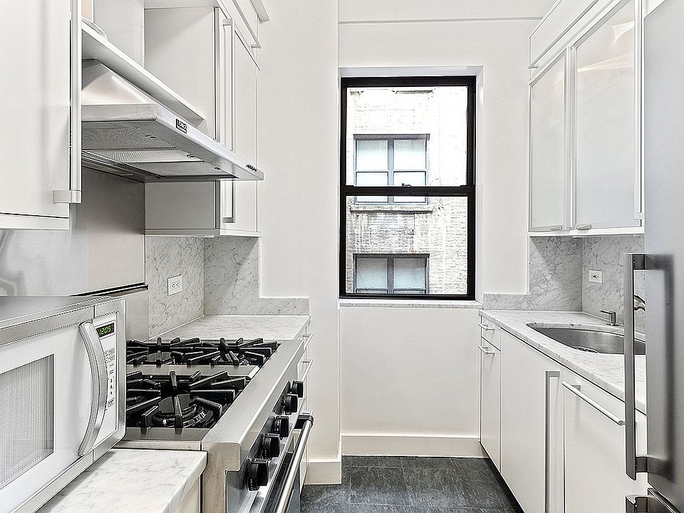1st image of 27 W 55th St APT 61