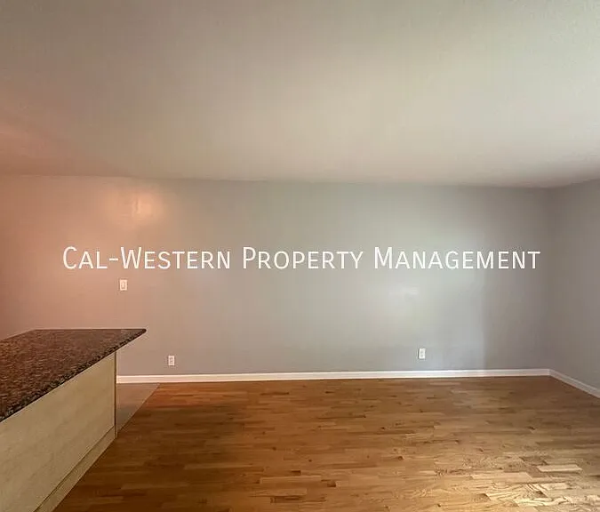 250 Palo Alto Ave #1 — Photo 2