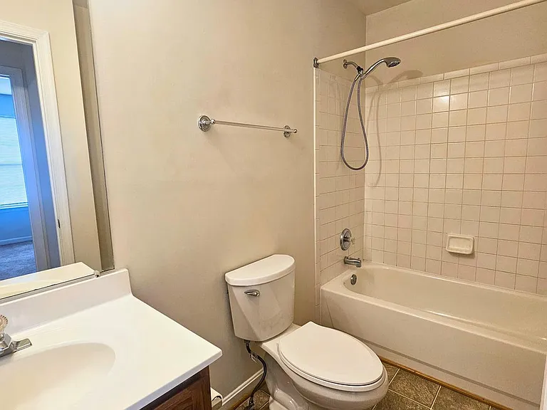 303 Dundee Pl — Photo 17