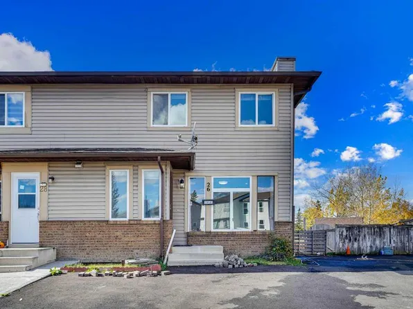 26 N Falmead Bay NE, Calgary, AB T3J 1H2