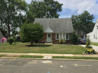 707 Wyndom Ter, Secane, PA 19018