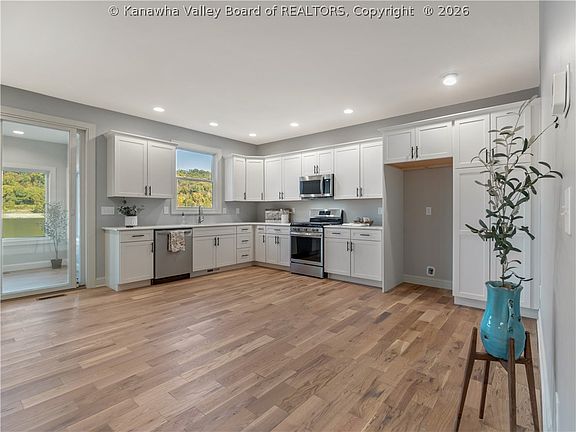 5th image of 53 Jordon Dr