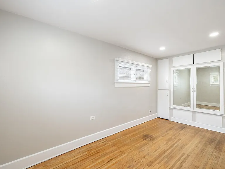 621 E 33rd Ave — Photo 21