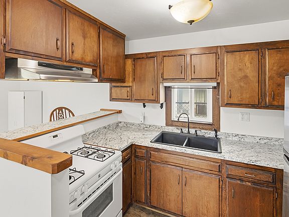 5th image of 545 W Big Bear Blvd #2
