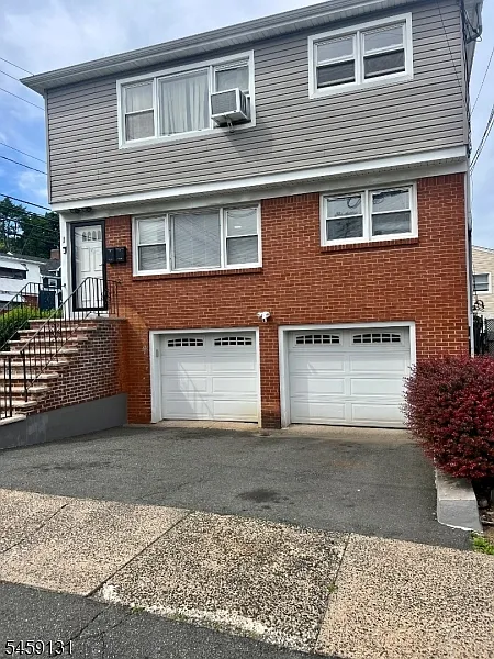 2 bed, 1.0 bath, $2,300 — Photo 2