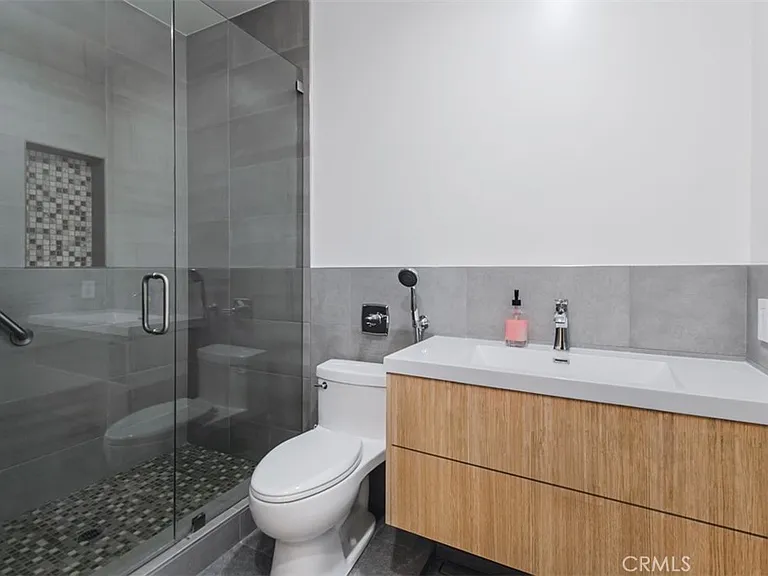 5017 Hesperia Ave — Photo 23