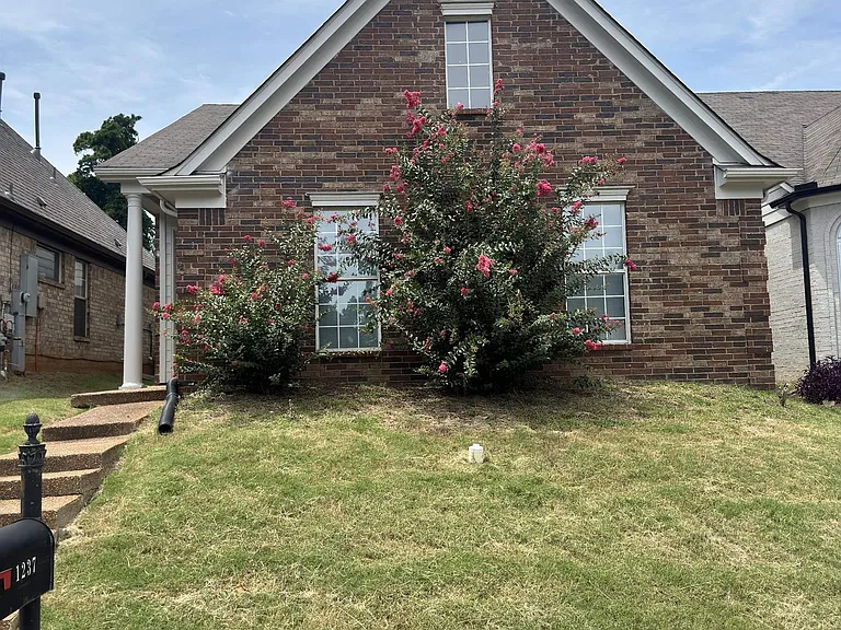 1237 Travers Ln — Photo 18